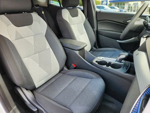 Used 2025 Chevrolet Trax LS image 14