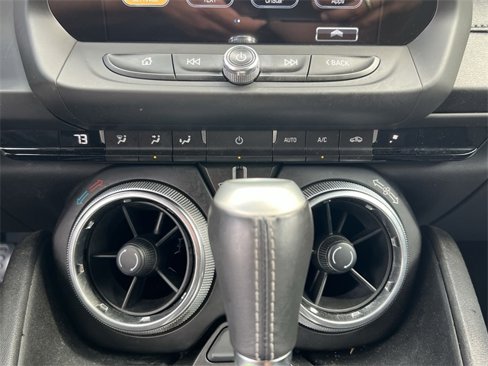 Used 2018 Chevrolet Camaro LT w/ Technology Package image 18