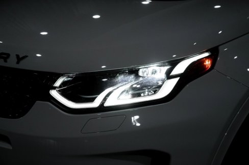 Used 2022 Land Rover Discovery Sport SE R-Dynamic image 8