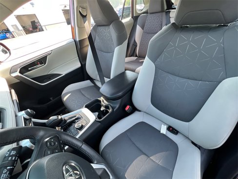 Used 2020 Toyota RAV4 XLE image 23
