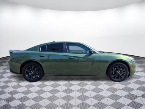 Used 2022 Dodge Charger SXT w/ Blacktop Package image 5