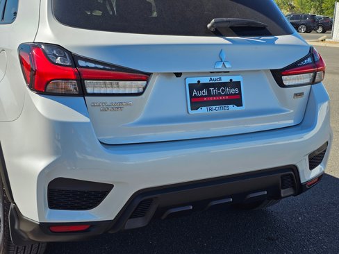 Used 2024 Mitsubishi Outlander Sport LE image 7