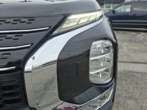 Used 2022 Mitsubishi Outlander ES image 10