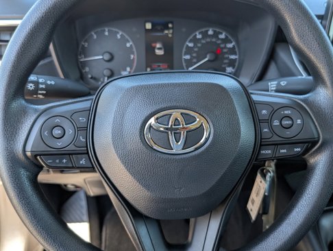 Used 2023 Toyota Corolla LE image 18
