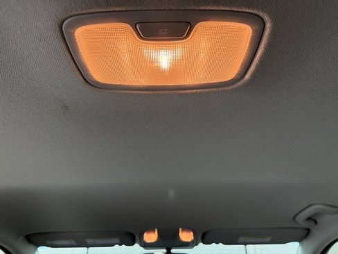 Used 2022 Kia Niro LX image 32