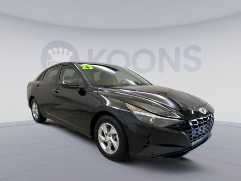 Used 2023 Hyundai Elantra SE image 8