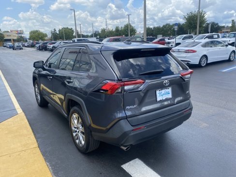 Used 2022 Toyota RAV4 XLE Premium image 6