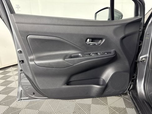 Used 2023 Nissan Versa SV image 8