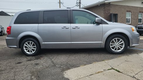 Used 2018 Dodge Grand Caravan SXT image 7