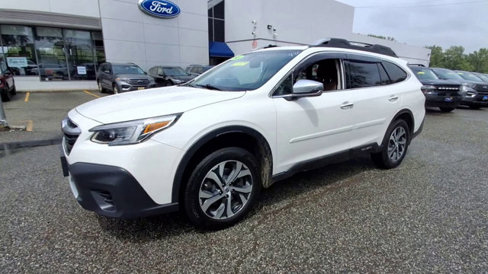 Used 2022 Subaru Outback Touring image 4