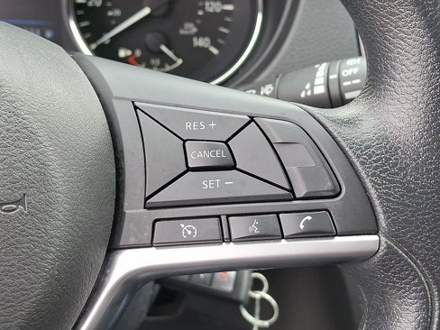 Used 2020 Nissan Rogue Sport S image 22