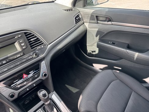 Used 2018 Hyundai Elantra SE image 28