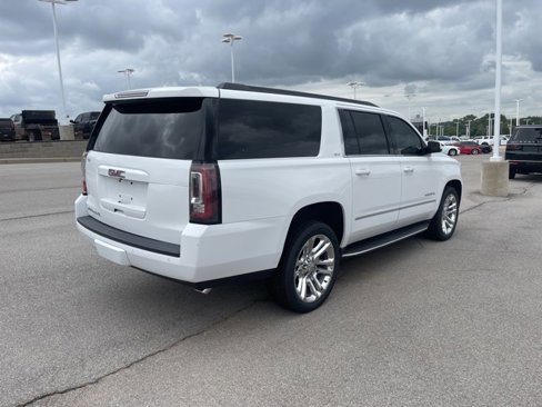 Used 2018 GMC Yukon XL SLT w/ Premium Edition image 5