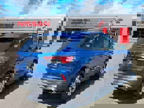 Used 2022 Ford Escape SE image 5