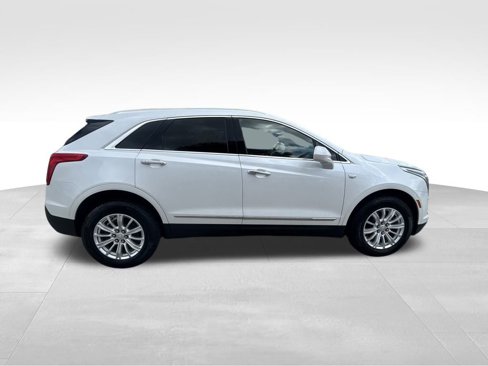 Used 2019 Cadillac XT5 FWD image 3