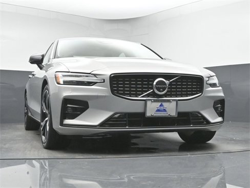 Used 2024 Volvo S60 B5 Plus image 36
