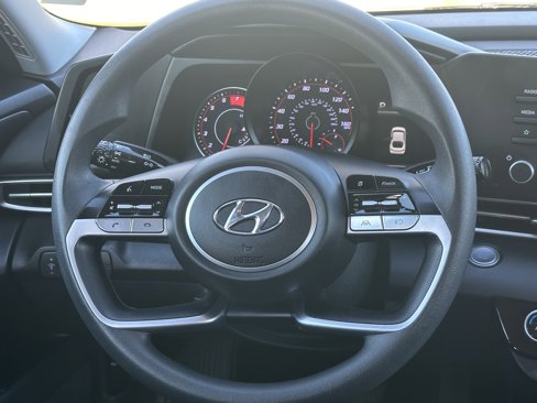 Used 2023 Hyundai Elantra SEL image 24