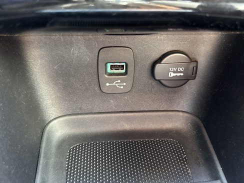 Used 2011 Chrysler 200 Limited image 20
