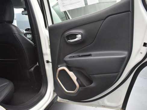 Used 2017 Jeep Renegade Limited image 20