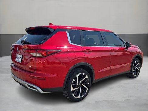 Used 2024 Mitsubishi Outlander SE image 4