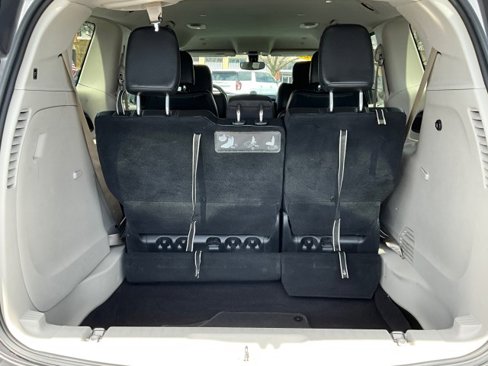 Used 2020 Chrysler Pacifica Touring-L image 37