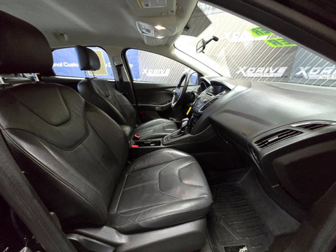 Used 2016 Ford Focus SE w/ Equipment Group 201A image 25