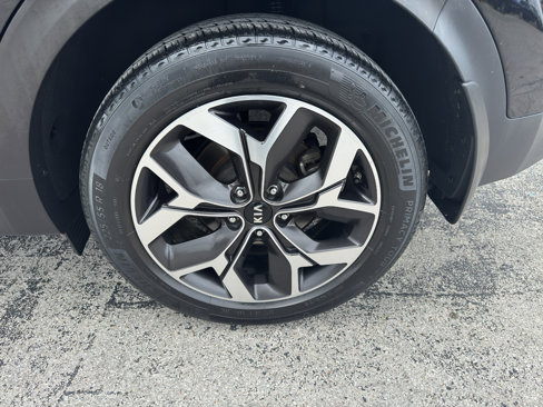 Used 2021 Kia Sportage EX image 12
