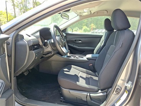 New 2025 Nissan Sentra SV w/ Trunk Package image 6