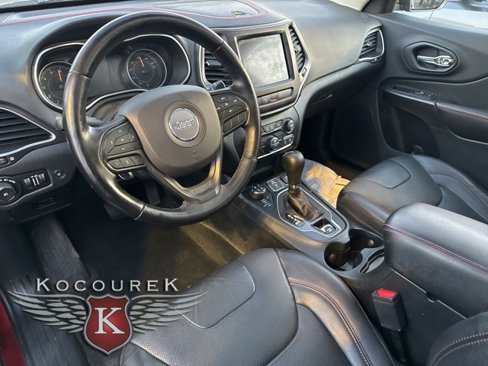 Used 2020 Jeep Cherokee Trailhawk image 6