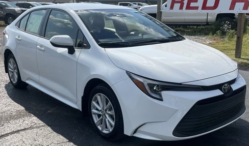 Used 2025 Toyota Corolla LE w/ LE Premium Package image 2