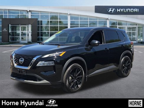 Used 2021 Nissan Rogue SV image 1