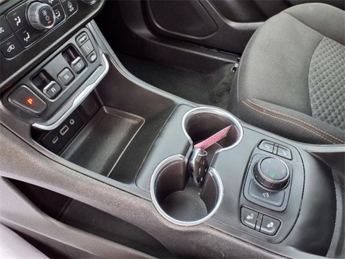 Used 2019 GMC Terrain SLE w/ Driver Convenience Package image 17