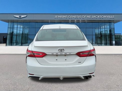 Used 2020 Toyota Camry SE image 5