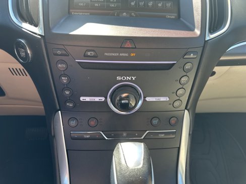 Used 2015 Ford Edge Titanium w/ Equipment Group 302A image 4