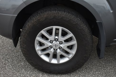 Used 2017 Nissan Frontier SV image 11