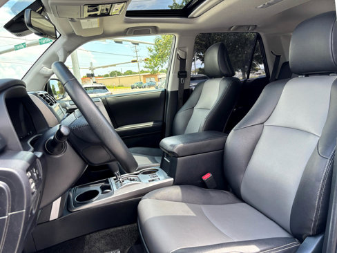 Used 2022 Toyota 4Runner SR5 Premium image 25