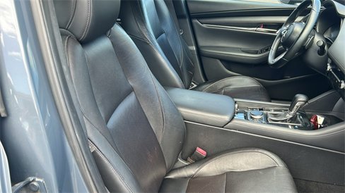 Used 2020 MAZDA MAZDA3 Hatchback w/ Premium Package image 11