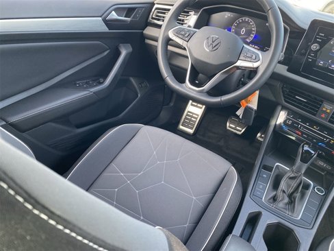 Certified 2025 Volkswagen Jetta Sport image 10