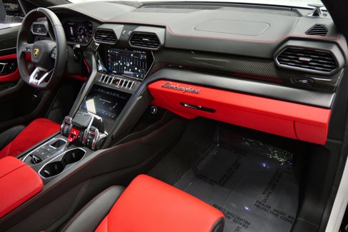 Used 2022 Lamborghini Urus image 13