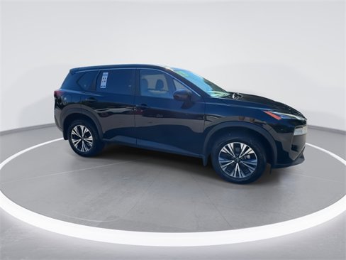 Used 2023 Nissan Rogue SV image 2