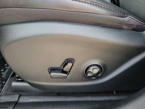 Used 2019 Jeep Cherokee Trailhawk w/ Comfort/Convenience Group image 15