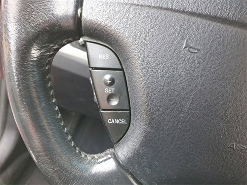 Used 2005 Ford Thunderbird image 24