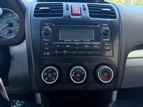 Used 2014 Subaru Forester 2.5i image 8