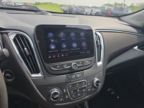 Used 2021 Chevrolet Malibu LT image 16