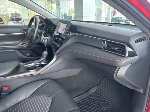 Used 2023 Toyota Camry SE image 32