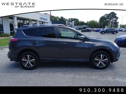 Used 2017 Toyota RAV4 XLE image 9