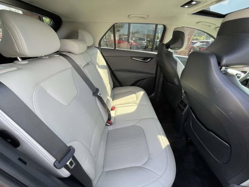 Certified 2023 Kia Niro EX Touring image 18