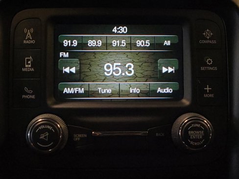 Used 2018 Jeep Cherokee Latitude w/ Altitude Package image 25