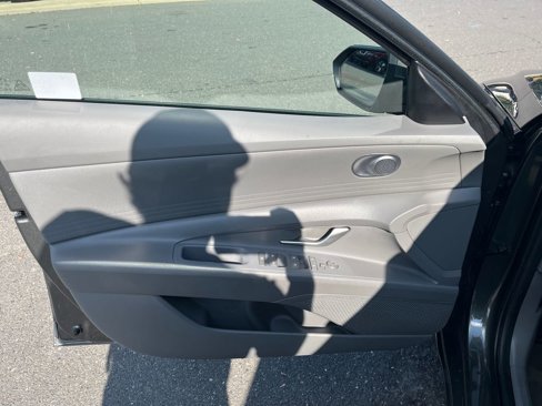 Used 2024 Hyundai Elantra SEL image 10