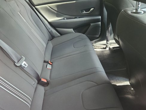 Used 2023 Hyundai Elantra SEL w/ Convenience Package image 5